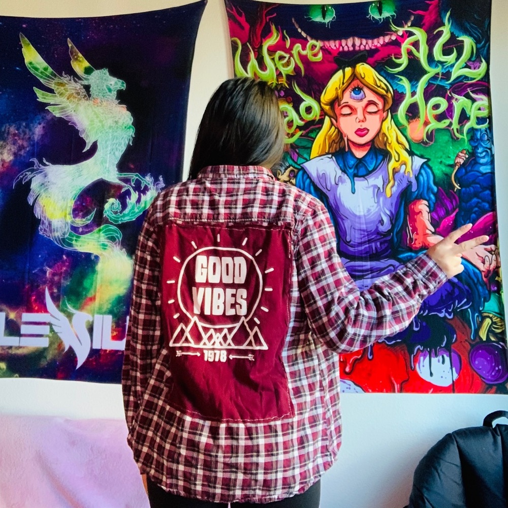 (SOLD) Good Vibes Flannel ✨